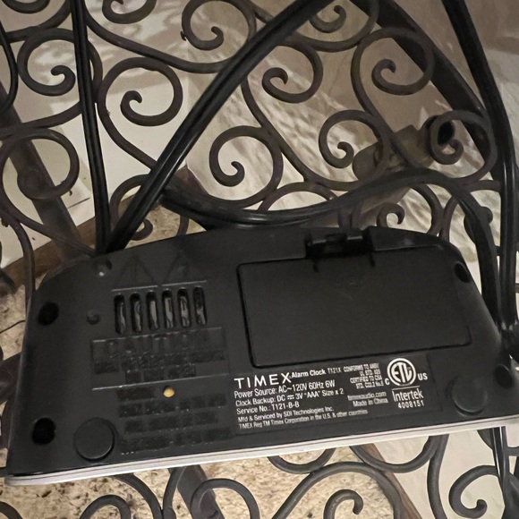 Timex alarm clock - Picture 4 of 4
